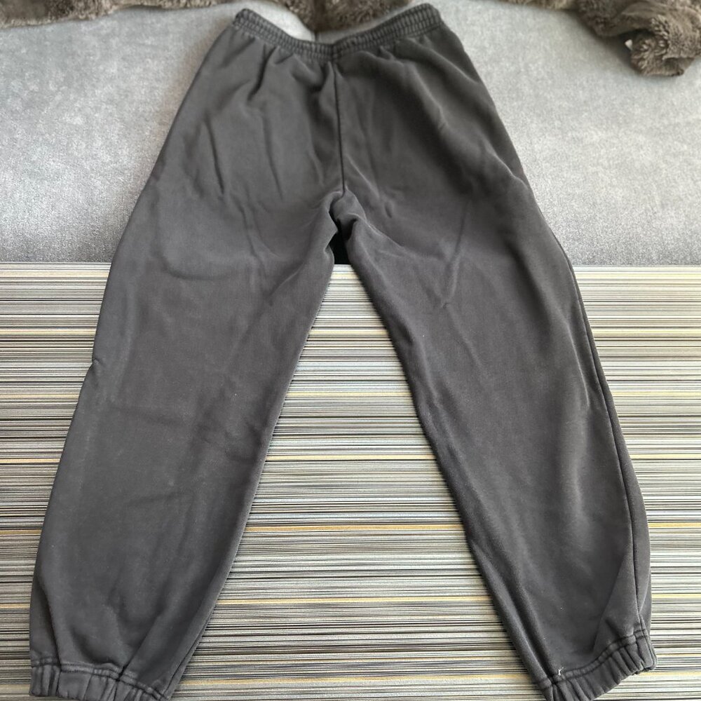 Uniqlo Grey sweatpants - Picture 2 of 6